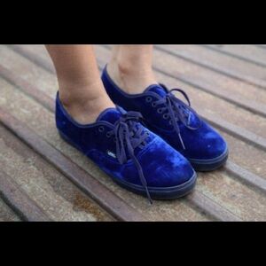 Vans Women’s Dark Blue Velvet Shoes Size 7